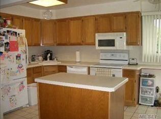 160 Railroad Ave, Bethpage, NY 11714