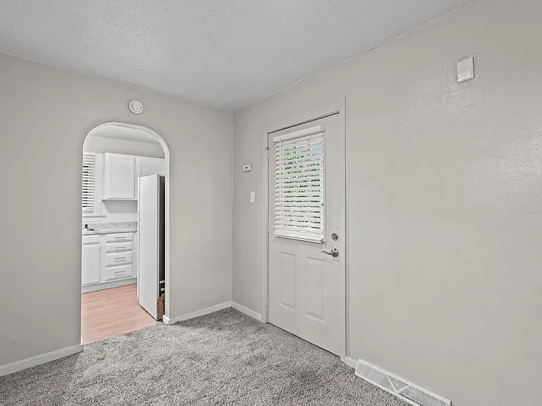 2936 N Hanley Rd — Photo 6