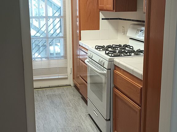 3rd image of 1165 Broadway APT B