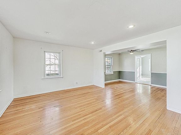 4th image of 47 Hayes Dr