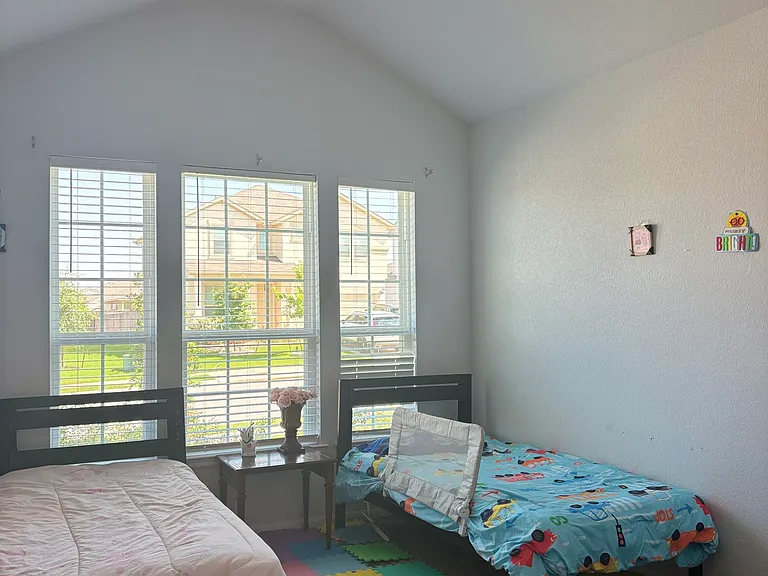 5829 Bianca Dr — Photo 8