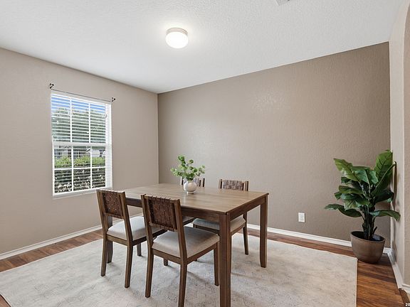 4th image of 818 Three Wood Way