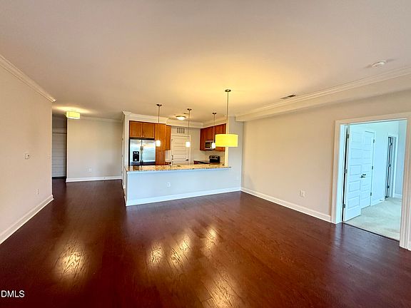 4th image of 732 Waterford Lake Dr