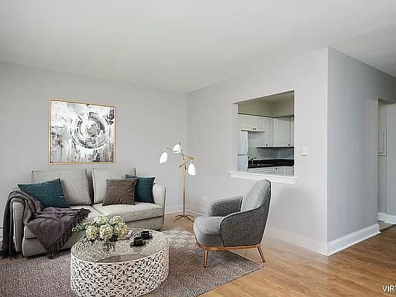 4th image of 1744 E Oakton St APT 202