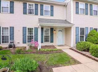 134 Andover Dr, Roselle, IL 60172