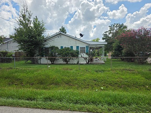 5th image of 300 S Sandra St