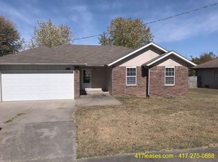 1849 W Farm Road 102, Springfield, MO 65803