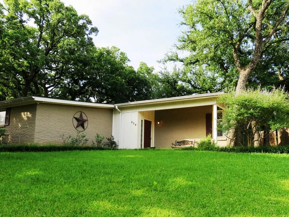 1st image of 604 Monette Dr