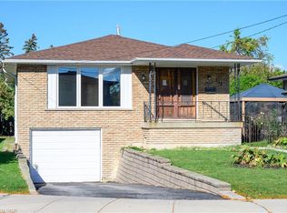 112 Purdy Cres, Hamilton, ON L9A 3B3