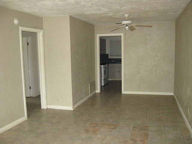 1st image of 1813 Poage Ave