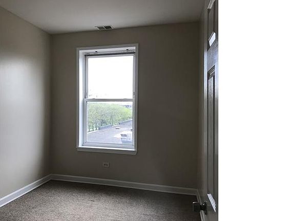 4th image of 353 S Homan Ave #3