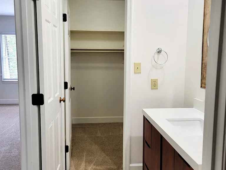 102 Wimbledon Dr — Photo 38