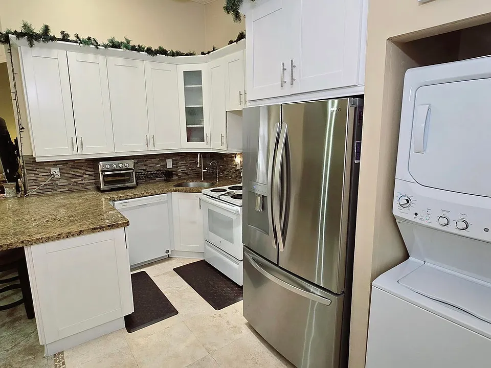 616 NW 47th St