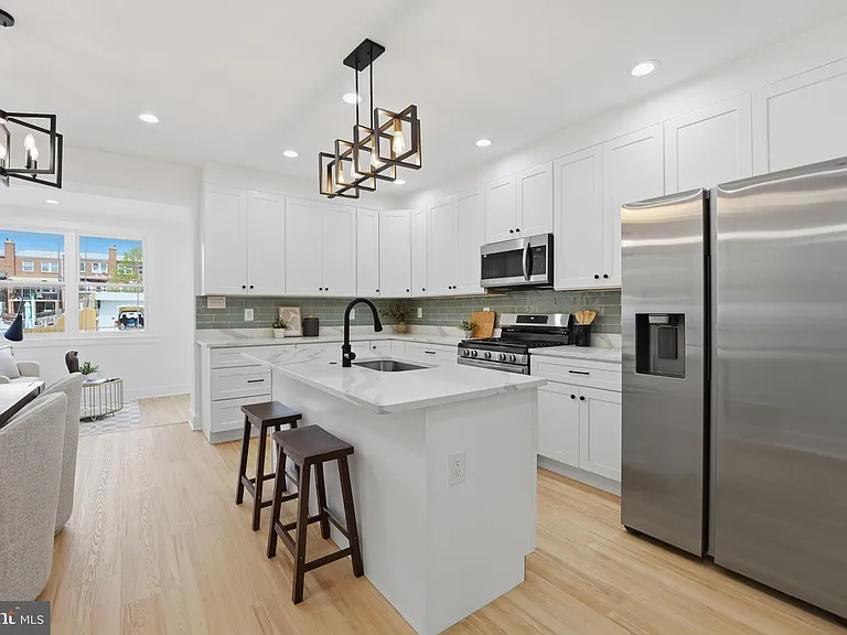 129 Hamilton St NW — Photo 9