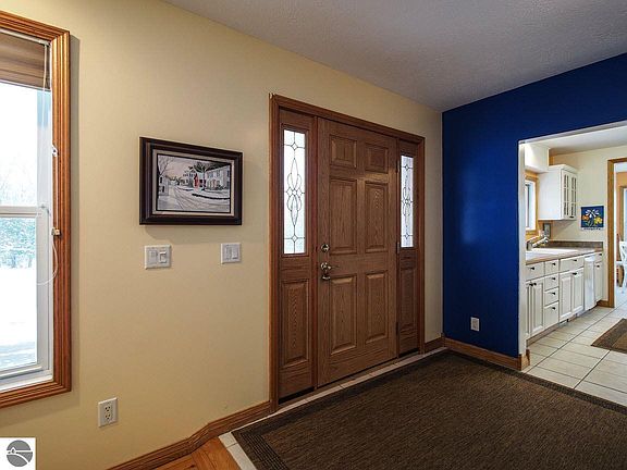 3rd image of 3627 Jefferson Ave