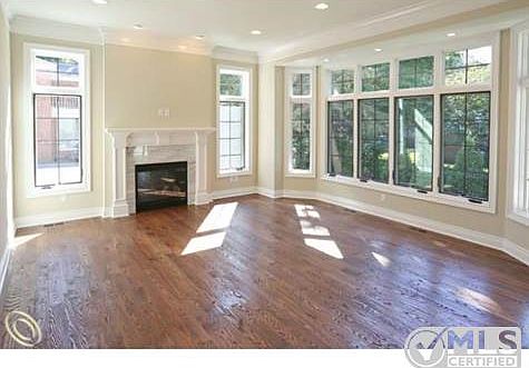 Great Room w/Bay Window Wall