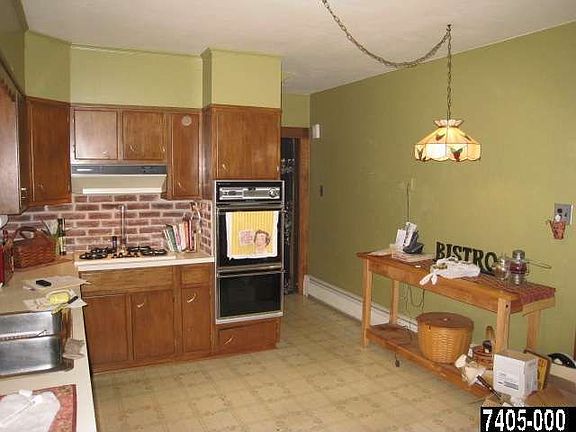 5th image of 1321 E Market St