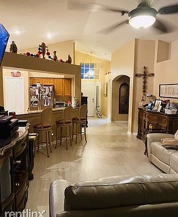 4th image of 4246R Balmoral Ct