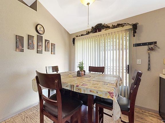 5th image of 16290 Abedul St