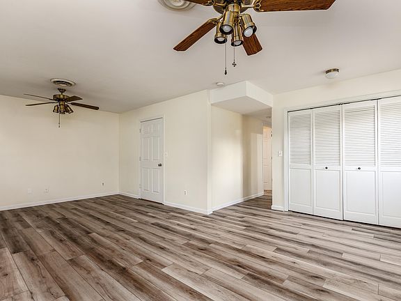 5th image of 510 N Beadle Dr #B