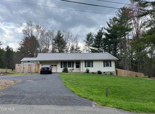 590 Hemlock St, Mountain City, TN 37683