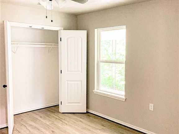 5th image of 2417 Oak Dr