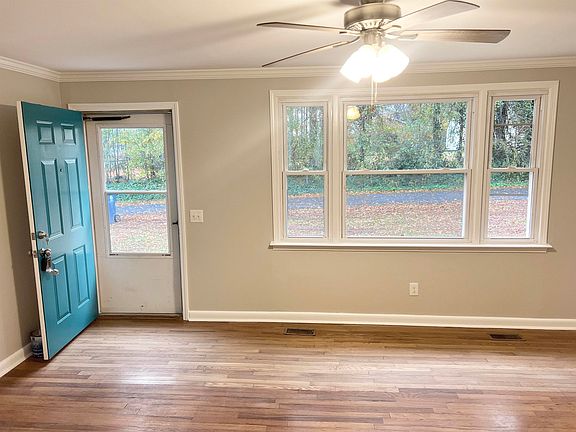 2nd image of 5 Pine Ln