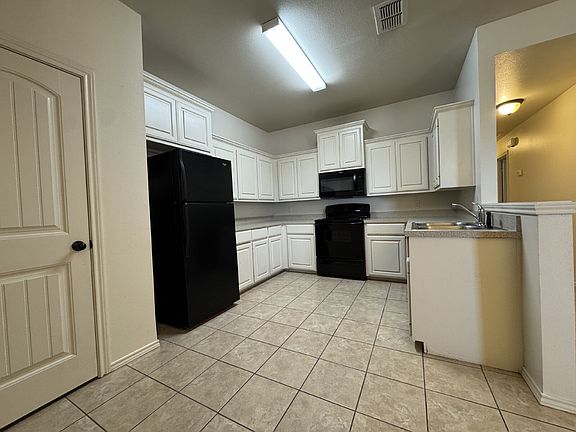 5th image of 6706A Oakridge Ave