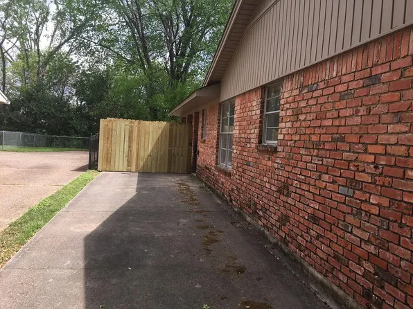 7213 University Dr, Shreveport, LA 71105