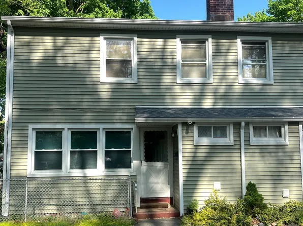 105 Cupheag Crescent, Stratford, CT 06614