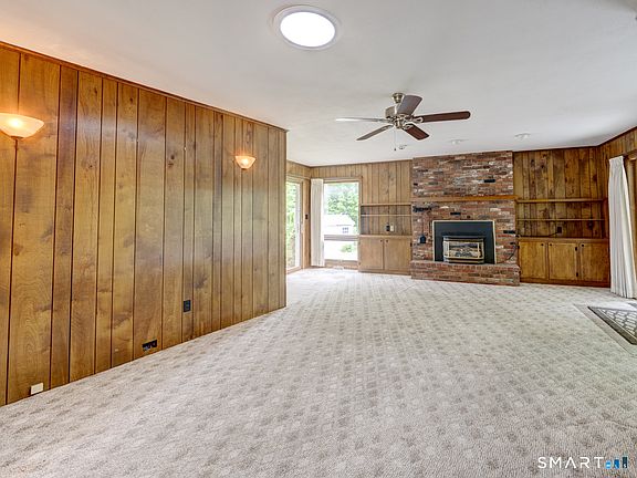 3rd image of 164 Sherwood Drive