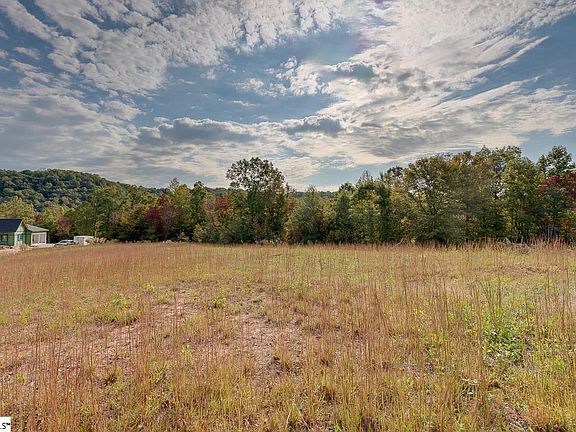 3rd image of 606 Riverstead Dr