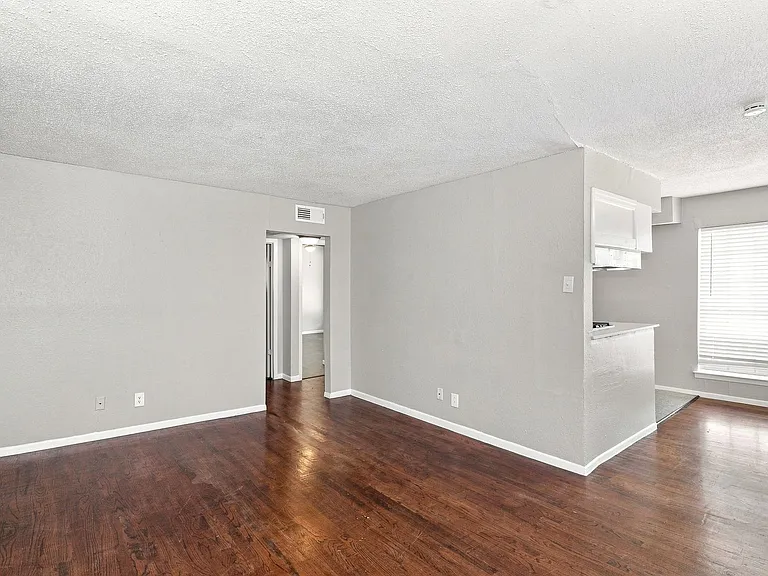 5317 Junius St — Photo 10