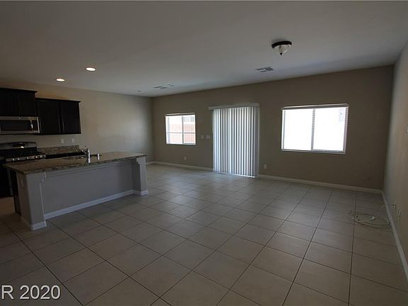 3rd image of 6759 Dragonfly Rock St