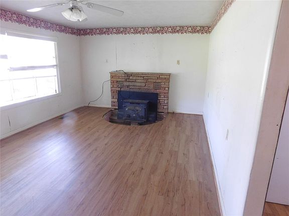 4th image of 2164 N West Ave