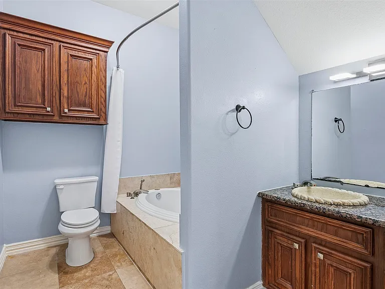2535 Broadway St — Photo 24