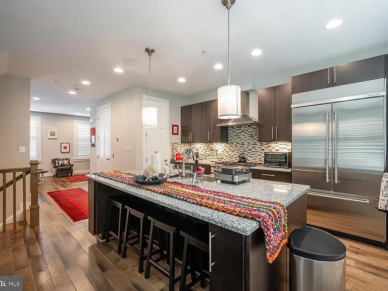 1126 N Stuart St — Photo 30