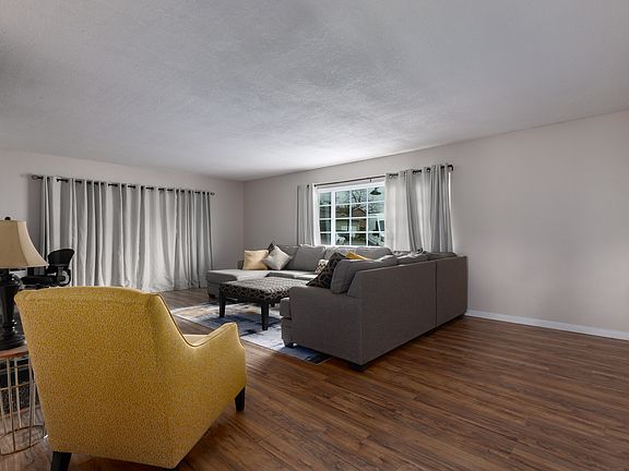 4th image of 7140-44 Rosemary Ln #7140