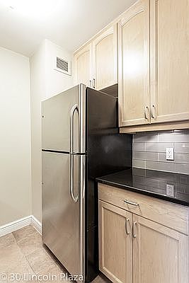 5th image of 30 W 63rd St APT 9F