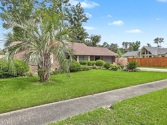 3rd image of 1001 Colonial Pines Dr