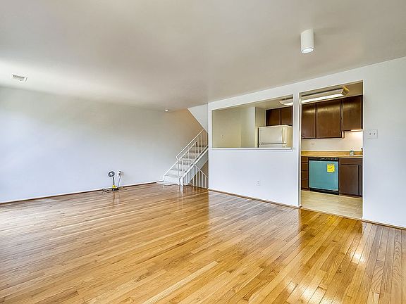 3rd image of 9849 Brassie Way