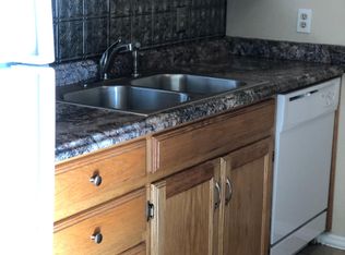 706 14th St, Bridgeport, TX 76426