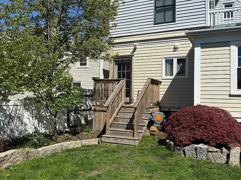 10 Cross St #1R — Photo 12