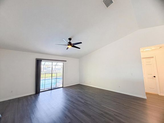 3rd image of 681 SW Mccoy Avenue