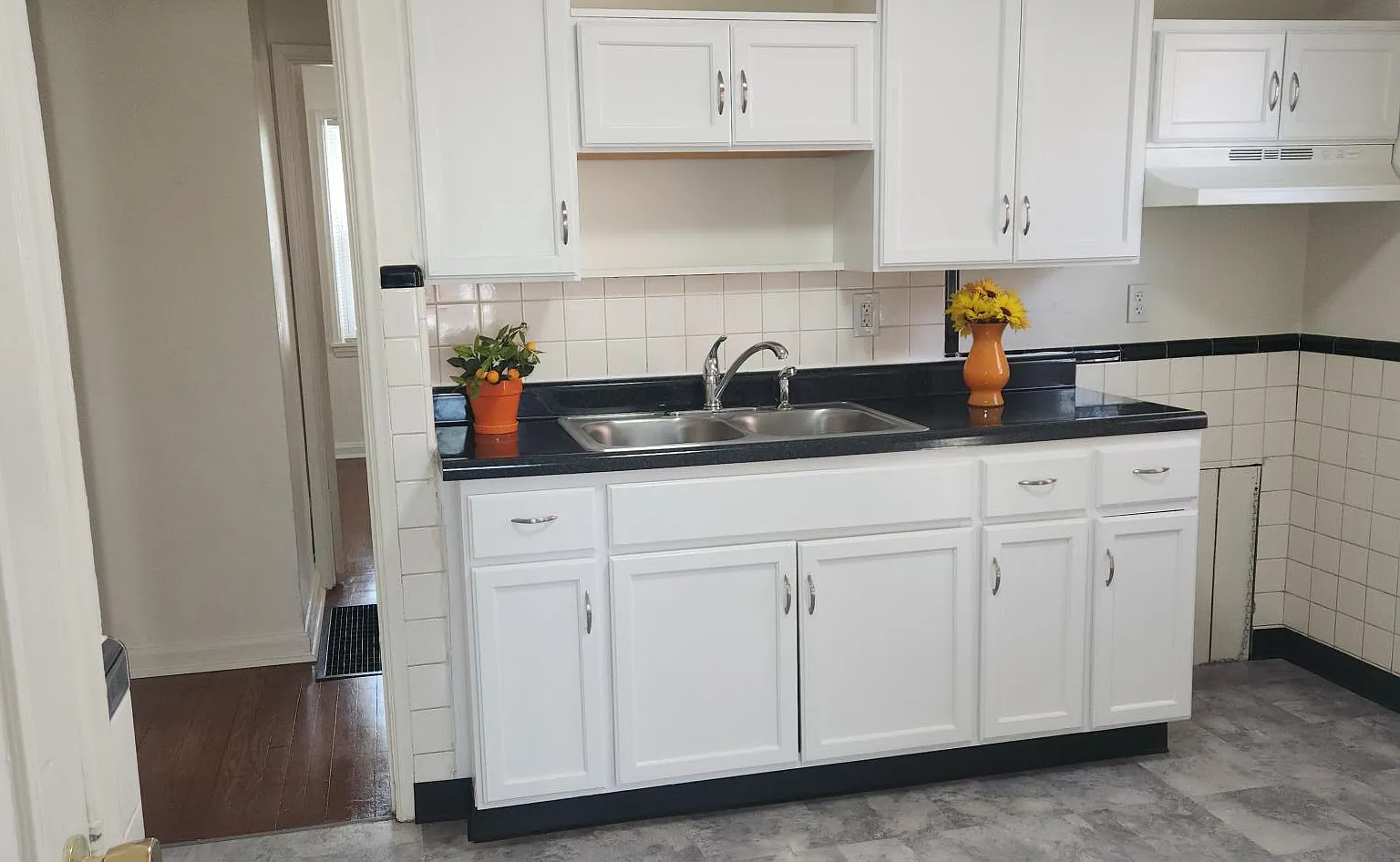 2 bed, 900 sqft, $1,425 — Photo 2