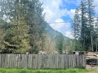 7854 Kendall Rd, Maple Falls, WA 98266