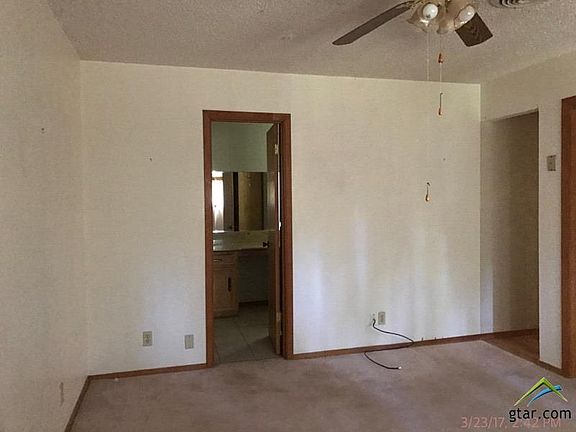 3rd image of 115 Kingwood Dr