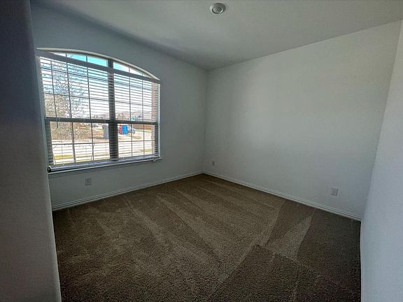 5th image of 7905 Marsh Ln