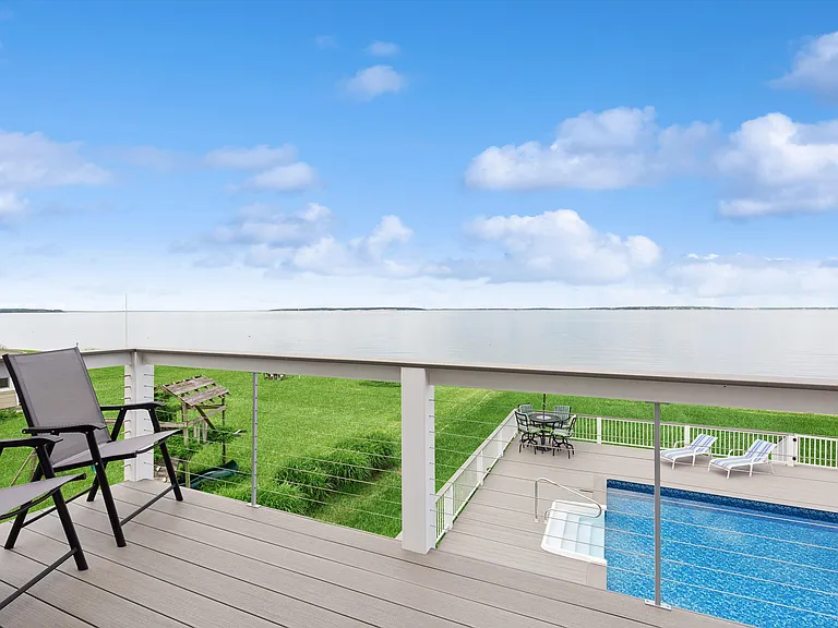 135 Edgemere Dr — Photo 32