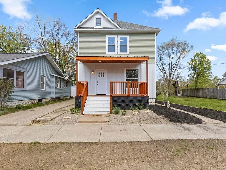 182 S Shore Dr — Photo 2